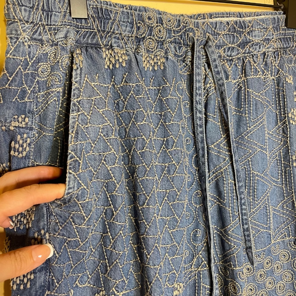 Johnny Was Blue Patterned Capris - image 5